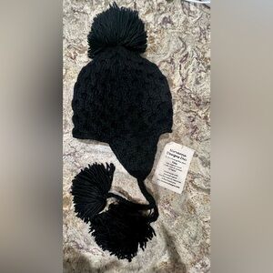 Black Pom-Pom Knit Hat